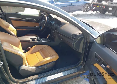 2013 Mercedes-Benz E 350 4Matic z USA, uszkodzony, nr VIN WDDKJ8JB6DF197320